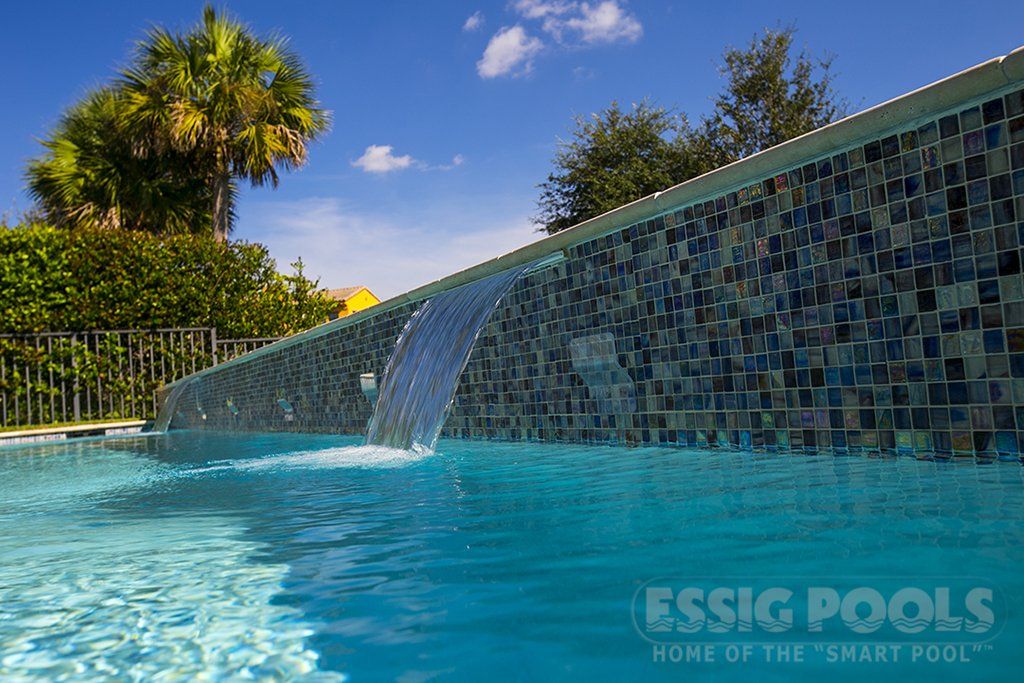 custom features by essig pools 001